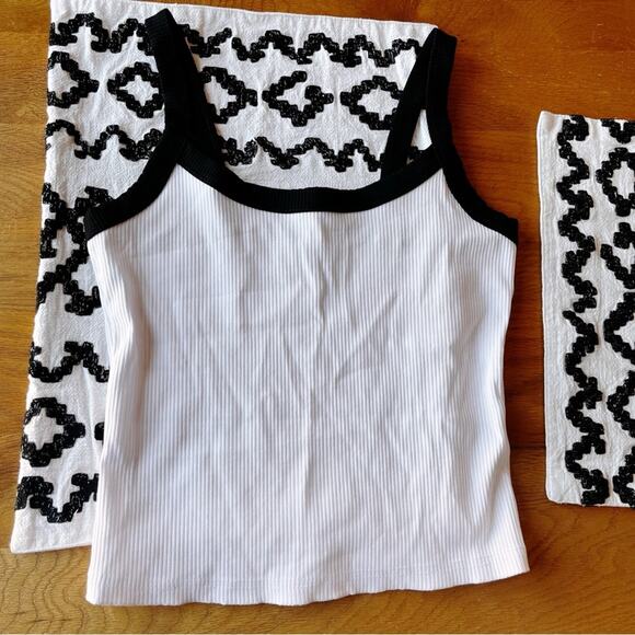 Cozy Juniors Neutrals Bundle Four Items tanks waffle knit long sleeve medium M - Picture 6 of 9